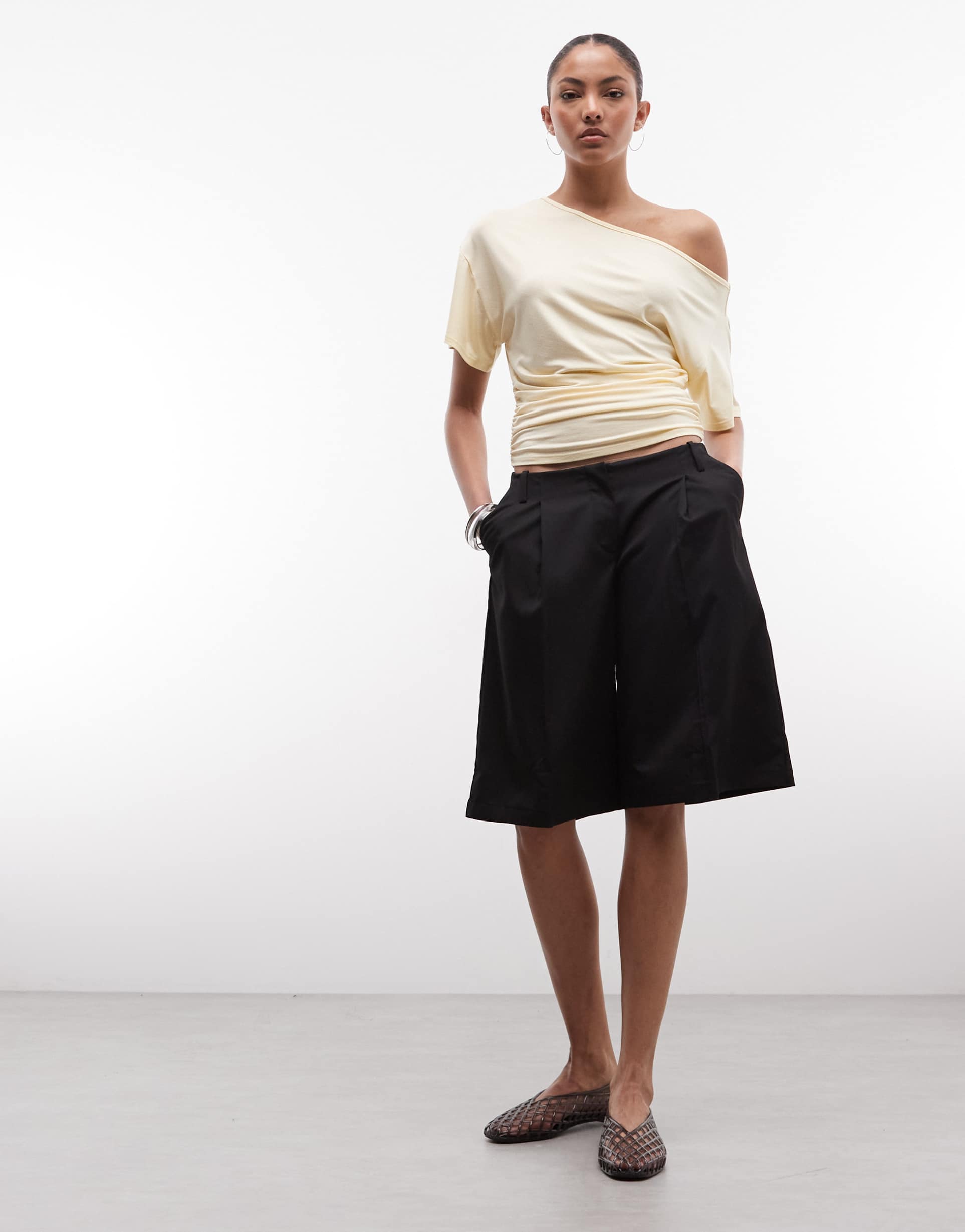 monki tailored shorts in black