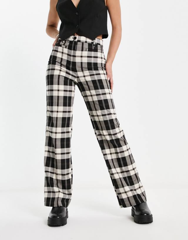 Monki - tailored trousers in black and white tartan