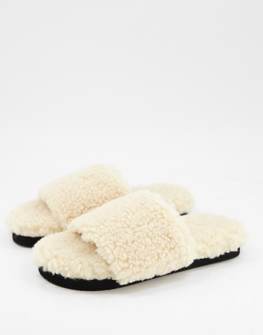 Monki Teddy recycled faux fur slippers in beige-Neutral