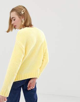 light yellow sweater outfit