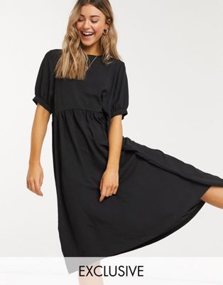 black dress with wide sleeves