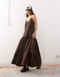 [Monki] Monki tiered floaty maxi dress with low tie back detail in dark brown XXL Brown