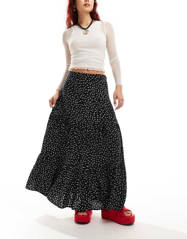 Monki - tiered maxi skirt in black meadow floral