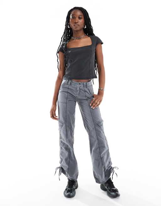 Monki - Top a maniche corte nero slavato con scollo quadrato