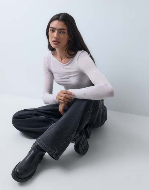 Monki top a maniche lunghe con scollo a barchetta e dettaglio con borchie in rosa cipria chiaro, 5 di 10