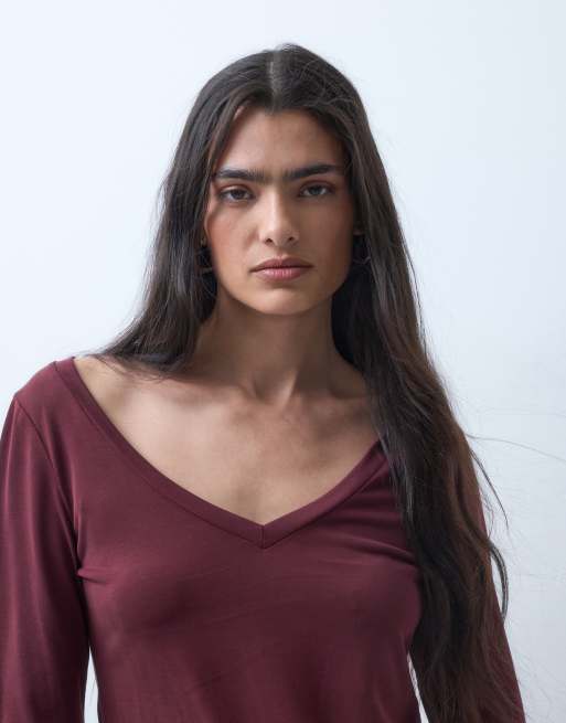 Monki top de manga larga, cuello de pico y tacto suave, parte de un conjunto, en burdeos, 5 de 5