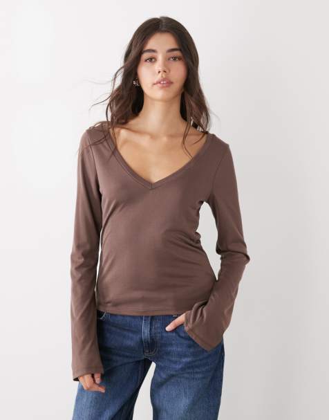 Monki - Top doux au toucher à col V - Taupe - view 1