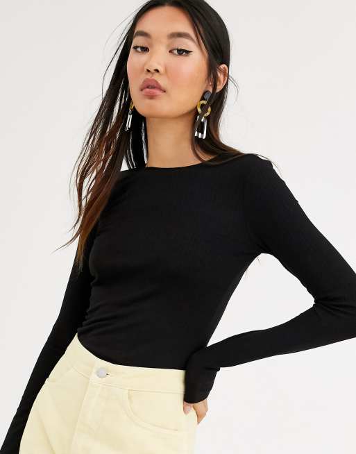 Monki - Top girocollo a coste nero con maniche lunghe
