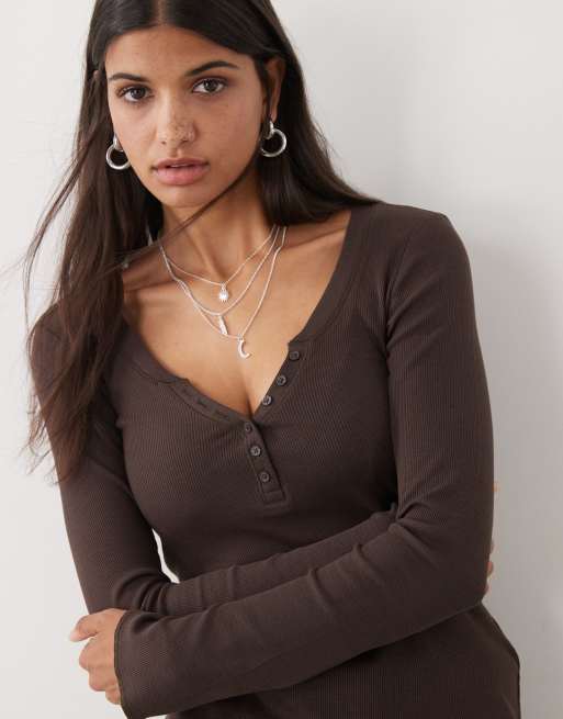 Monki - Top manches longues évasées à col Henley boutonné - Chocolat foncé, 2 de 4