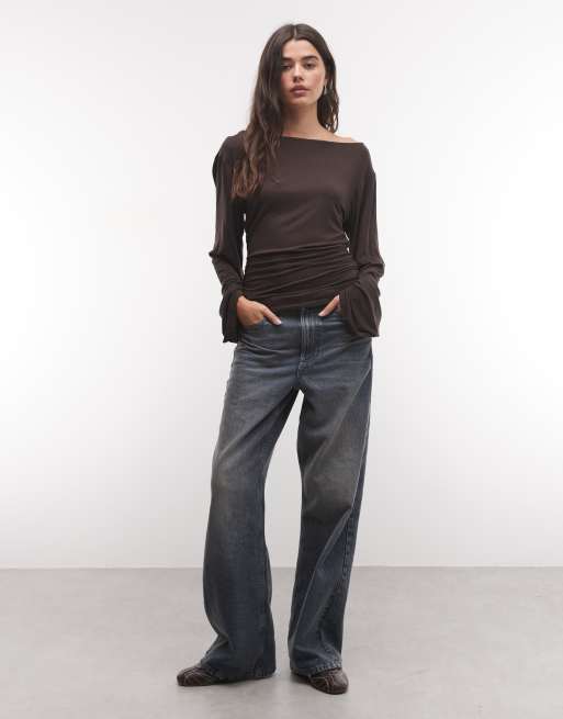 Monki top met blote schouders en lange mouwen in chocoladebruin, 4 van 4