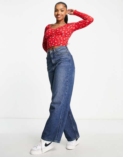 Monki - Top met lange mouwen en V-hals in rood met bloemenprint, 4 van 4