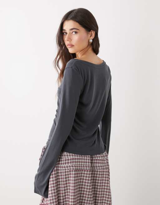 Monki - Top morbido con scollo a V nero in coordinato, 3 di 4