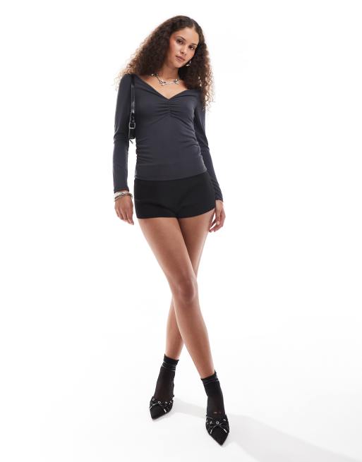 Monki - Top van jersey met lange mouwen en gerimpelde V-hals in zwart, 3 van 4