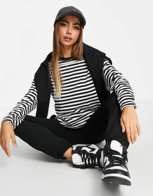 Monki – Top z długimi rękawami w czarno-białe paski
