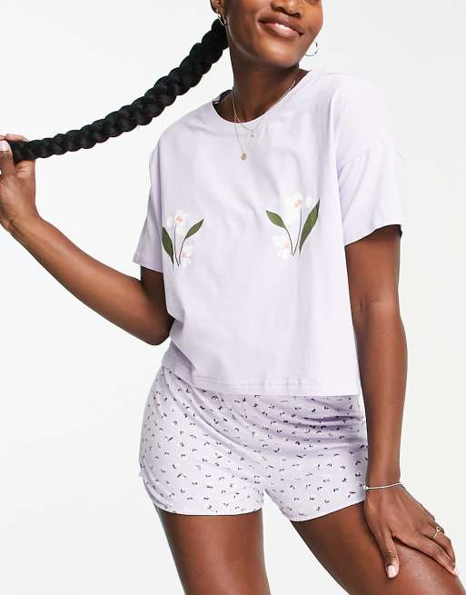 Monki - Tova - Ensemble de pyjama en coton biologique avec short - Bleu fleuri - MBLUE