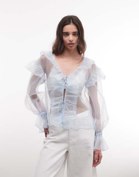 Monki – Transparente, langärmlige Bluse in Hellblau mit Rüschen - view 1