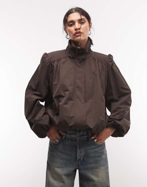 Monki trench con maniche a palloncino e collo alto in marrone scuro, 2 di 4