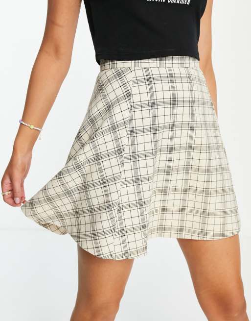 Monki - Ulla - Flagrende mininederdel med A-form i ternet beige