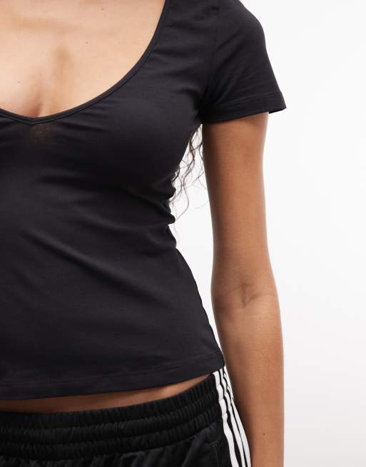 Monki v-neck t-shirt in black, 3 of 4