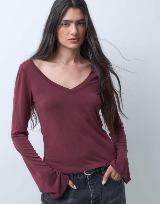 Monki v-ringad långärmad topp i mjukt material, set i bordeaux, 4 av 5