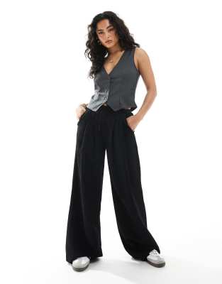 Monki Vest In Gray