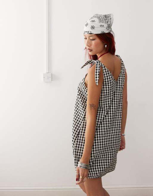 Monki - Vestito corto in seersucker nero e bianco a quadretti con fiocchi sulle spalle, 4 di 4
