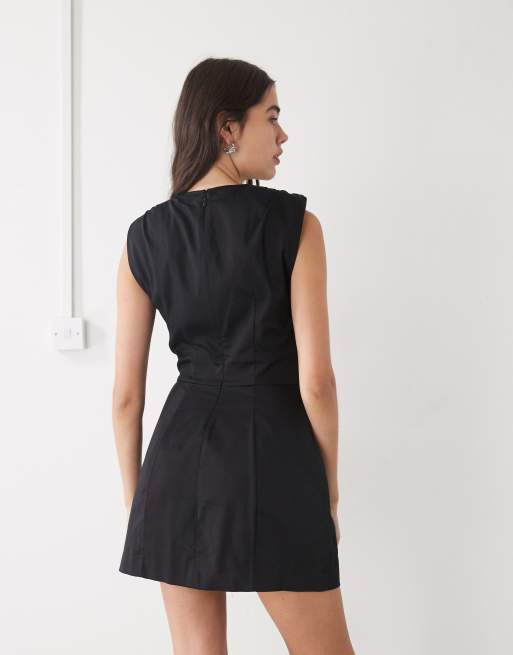Monki - Vestito corto stretto in vita nero con spalle imbottite e gonna voluminosa, 4 di 4