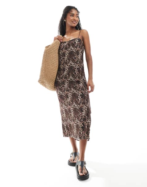 Monki - Vestito sottoveste in raso con stampa leopardata e gonna al polpaccio - In esclusiva per ASOS - view 1