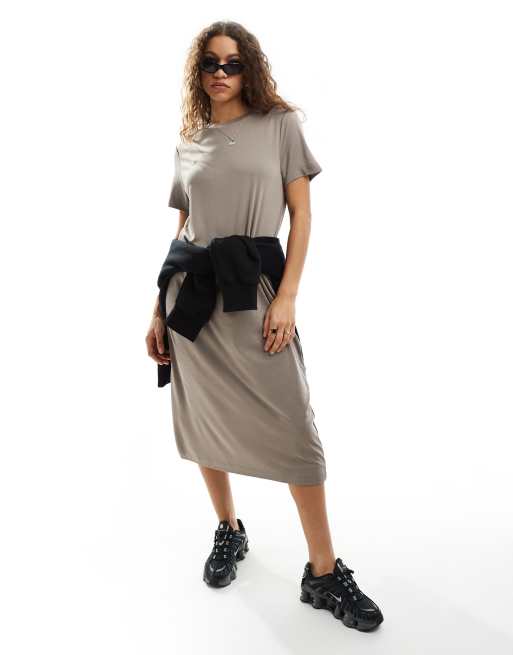 Monki - Vestito T-shirt lungo morbidissimo color talpa