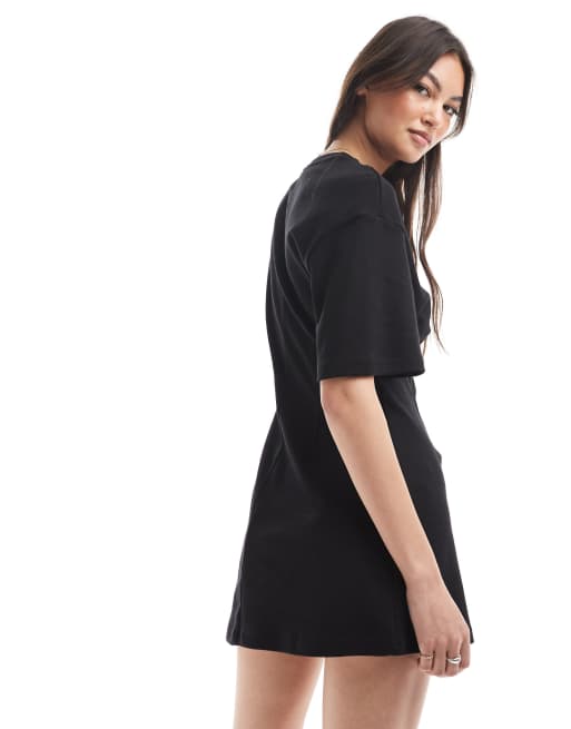 Monki - Vestito T-shirt nero stretto in vita, 4 di 4