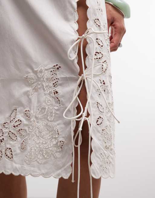 Monki – Vit, blommig midiklänning i broderie anglaise, 3 av 4
