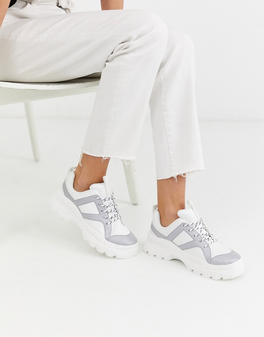 Monki – Vita grova sneakers med reflekterande detaljer