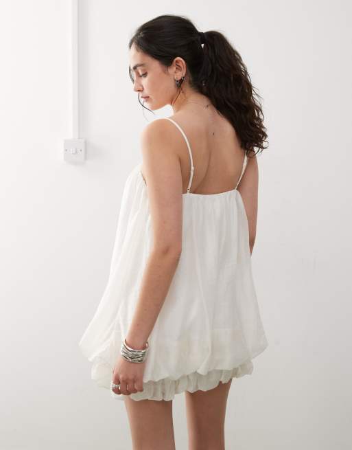 Monki – Voluminöses Kleid in Wollweiß mit Ballonsaum, 4 von 4
