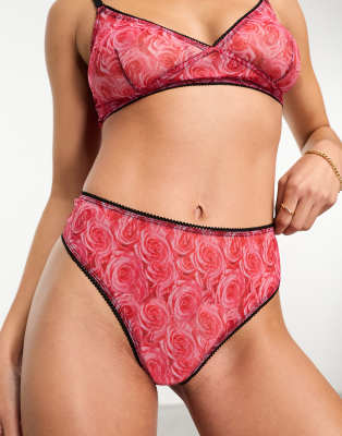 Monki - Weicher Netzstoff-Tanga mit rosa Rosenmuster