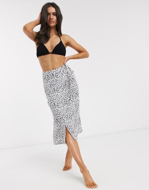 Monki – Weißer Sarong-Rock aus recycelten Materialien mit Dalmatiner-Punktmuster