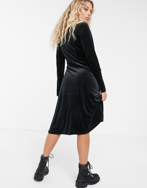 Monki – Wickelkleid aus Samt, 2 von 4