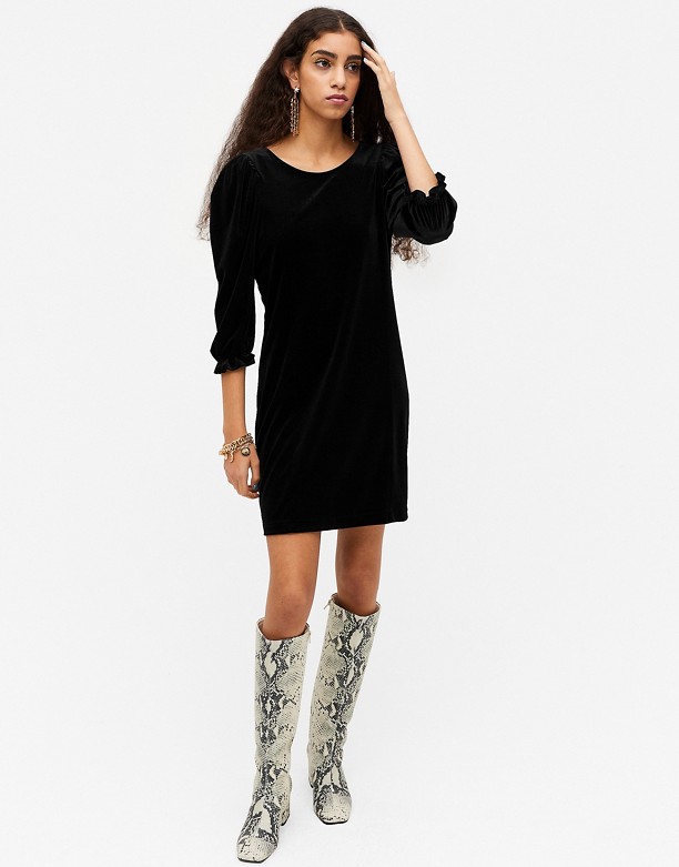  Najlepiej Sprzedający Się Monki – Wilma – Czarna aksamitna sukienka mini z pełnymi rękawami Czarny