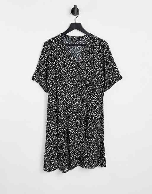 Monki – Winona – Mini-Hängerkleid in Schwarz mit Knopfleiste und Blümchenmuster