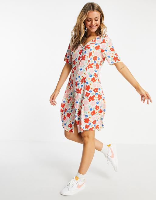 Monki button through mini smock dress in floral print レディース-