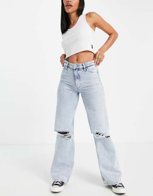 Monki - Yoko - Jeans a fondo ampi in cotone lavaggio candeggiato con strappi - MBLUE