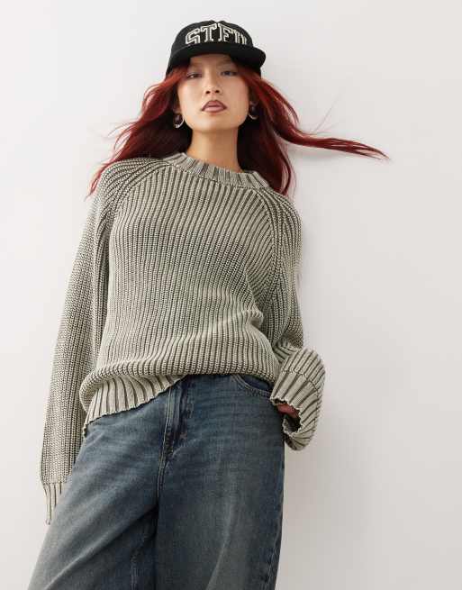 Monki - Zware ribgebreide trui met ronde hals in kaki met acid wash