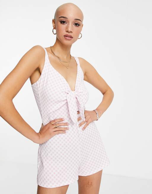 Mono corto a cuadros vichy rosas con lazada en la parte delantera de Miss Selfridge