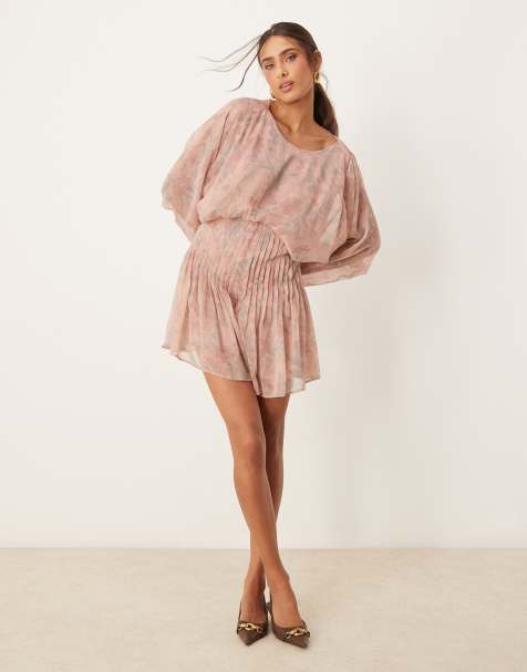 Mono corto con estampado floral, espalda desbocada y cuerpo plisado de ASOS DESIGN - view 1