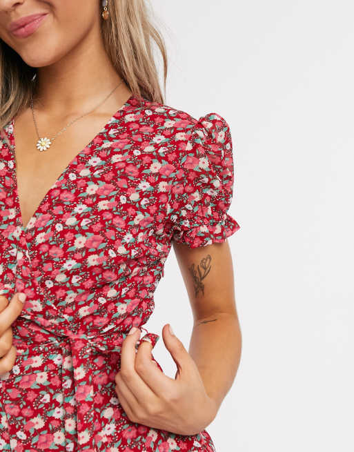 Mono corto cruzado en estampado floral rojo de New Look, 3 de 4