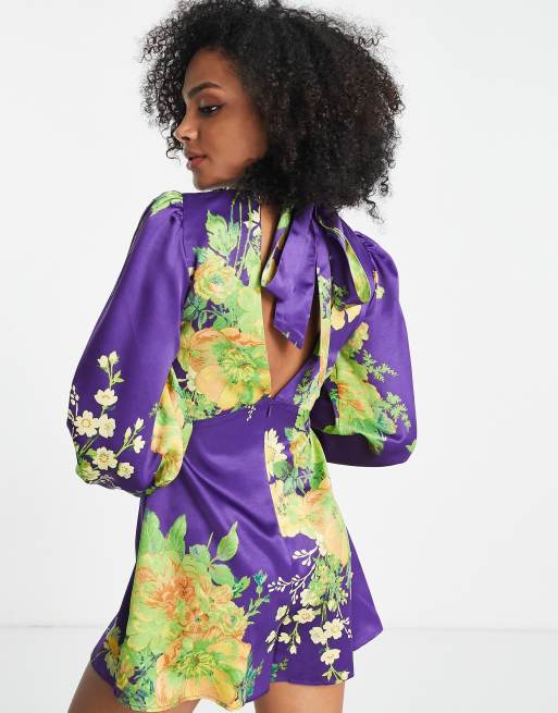 Mono corto extragrande con estampado de flores silvestres y mangas abullonadas de satén de ASOS DESIGN , 4 de 4