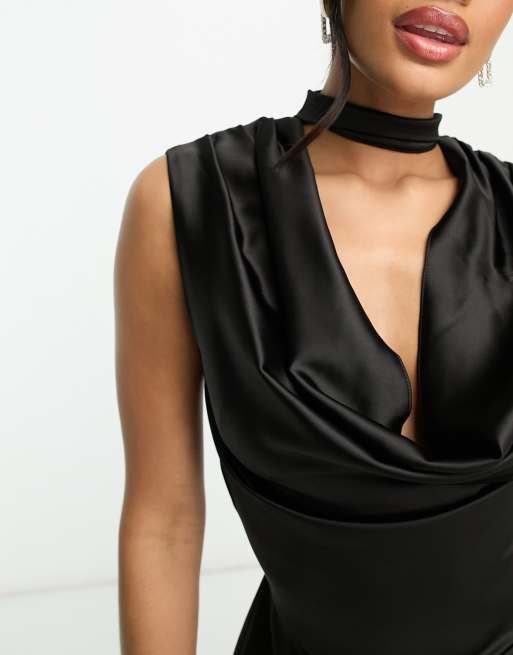 Mono corto negro con cuello desbocado de First Distraction The Label | ASOS