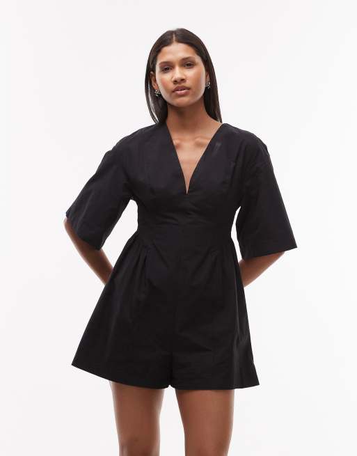 Mono corto negro con diseño escotado de pico de Topshop, 2 de 4