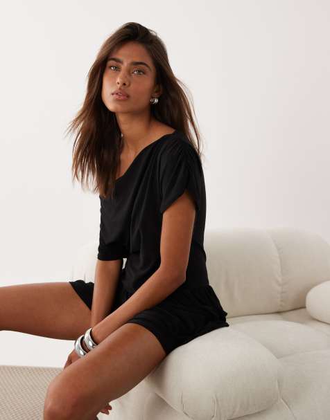 Mono corto negro de corte acampanado con escote Bardot de Miss Selfridge - view 1