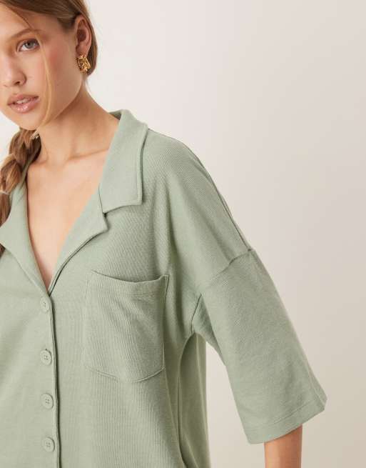 Mono corto verde salvia estilo camiseta de tejido de rizo de ASOS DESIGN, 3 de 4