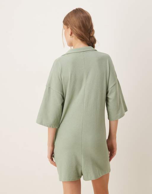 Mono corto verde salvia estilo camiseta de tejido de rizo de ASOS DESIGN, 4 de 4